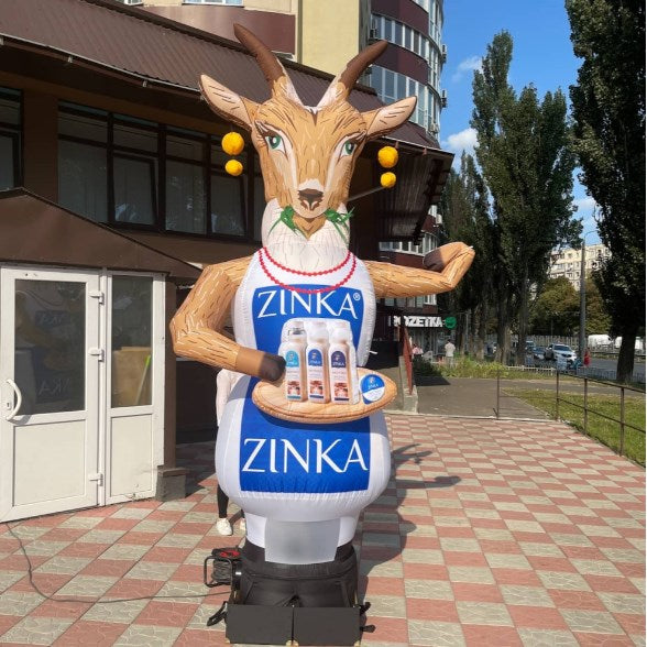 Inflatable goat aeromen 340 cm for outdoor advertising of dairy products