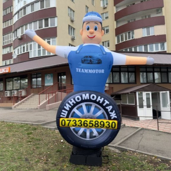 Inflatable figure Tire fitter 340 cm with wheel and number outdoor tire fitting advertising