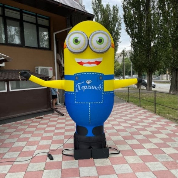 Inflatable aeroman 340 cm in the form of a hero for a children's clothing store
