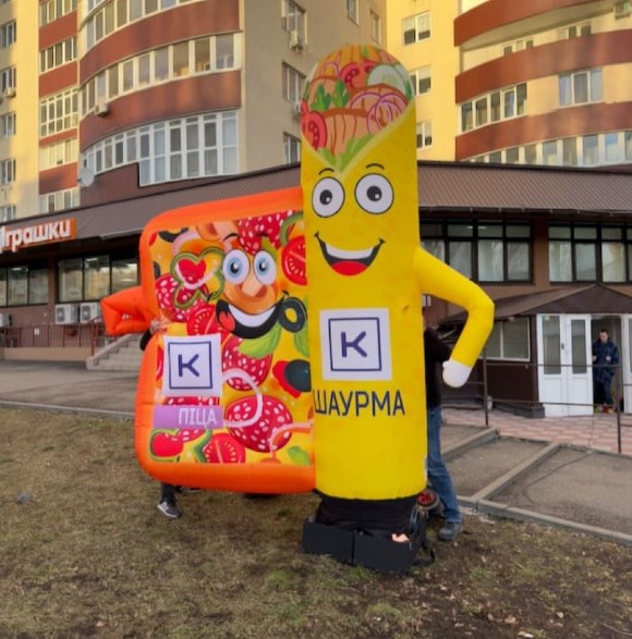 Inflatable advertising pizza and shawarma 340 cm with fan for food zone and street cafe