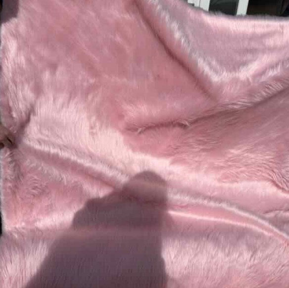 Inflatable pink bear costume 240 cm with soft long fur, built-in fan and battery