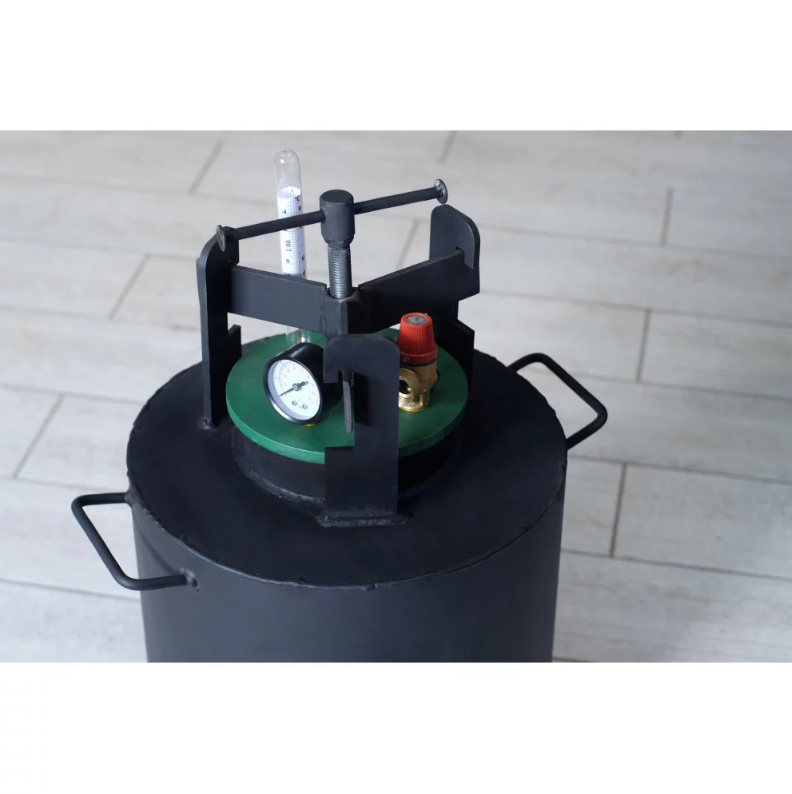 Autoklaw ChM-32 Lux (śruba na 32 puszki) do konserwacji z czarnego metalu